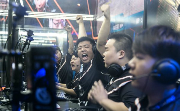 C羅迎強力隊友！齊耶赫將加盟利雅得勝利！簽約至2026年！.